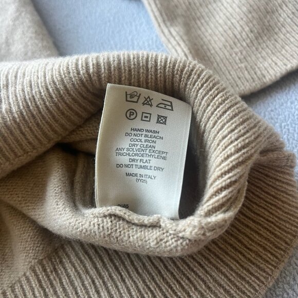 Vtg Burberry Sweater Mens Large Pure Lambswool V Neck Camel Italy Made Classic - Picture 8 of 9